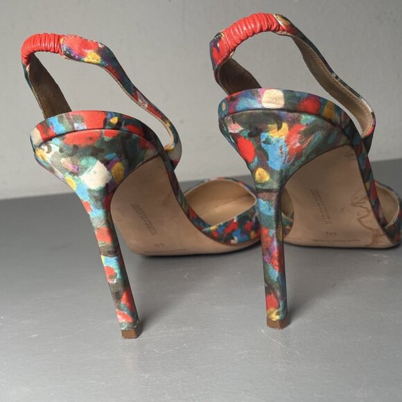 Manolo Blahnik Carolyne Slingback Pumps Womens - Picture 4 of 9